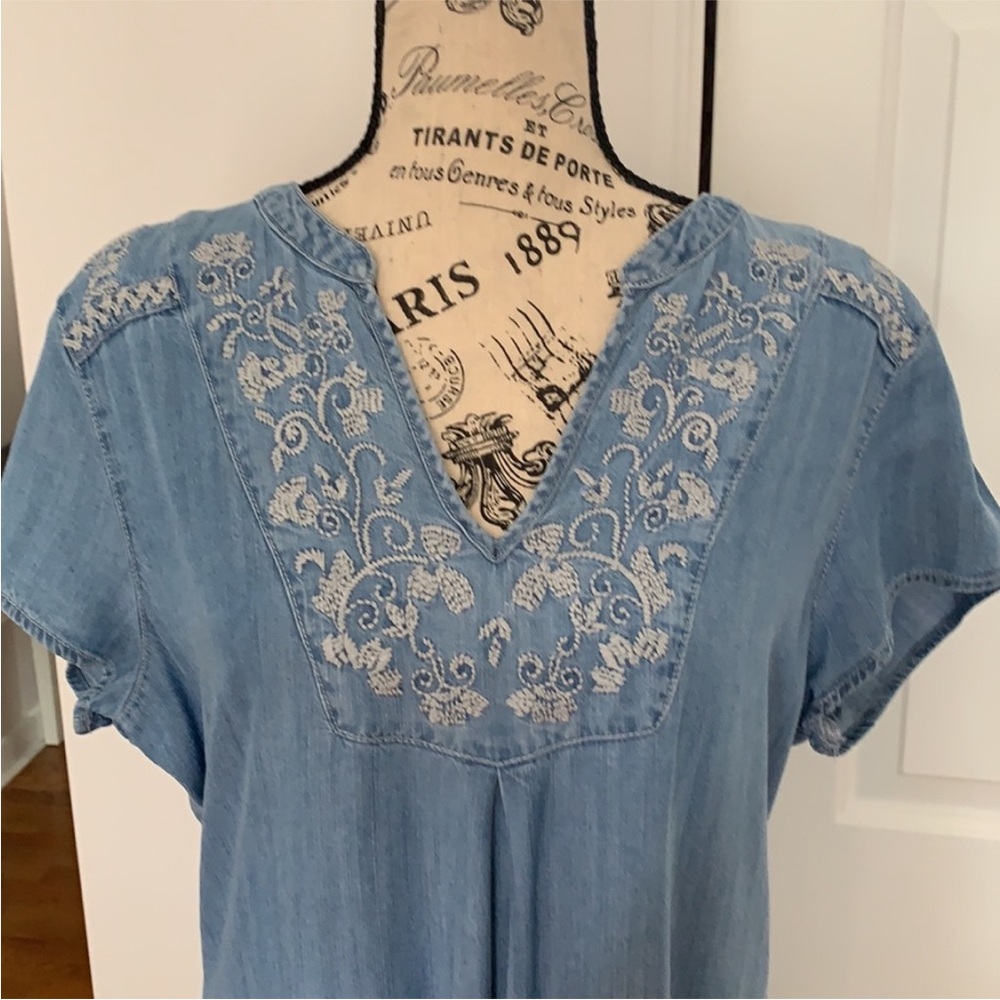 Maurice's Embroidered Chambray Super Soft Dress Size Large - Picture 2 of 10